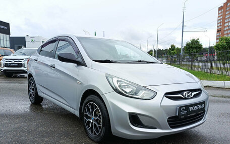 Hyundai Solaris II рестайлинг, 2011 год, 640 000 рублей, 5 фотография
