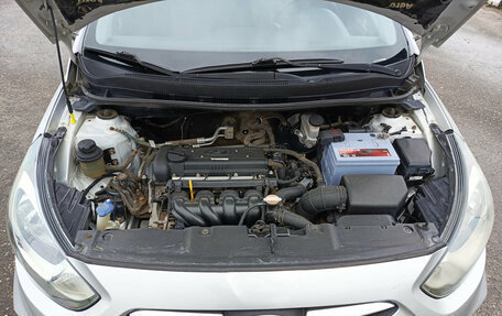Hyundai Solaris II рестайлинг, 2011 год, 640 000 рублей, 13 фотография