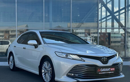 Toyota Camry, 2018 год, 2 690 000 рублей, 3 фотография