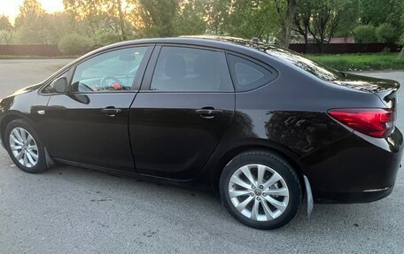Opel Astra J, 2014 год, 825 000 рублей, 4 фотография