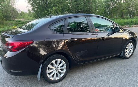 Opel Astra J, 2014 год, 825 000 рублей, 3 фотография