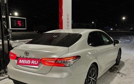 Toyota Camry, 2021 год, 3 600 000 рублей, 3 фотография