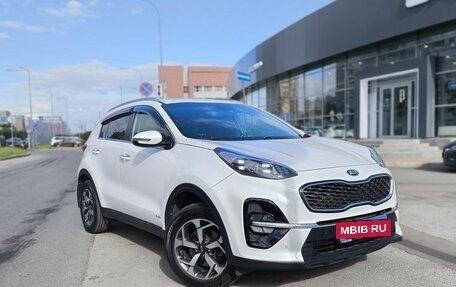 KIA Sportage IV рестайлинг, 2020 год, 2 075 000 рублей, 3 фотография