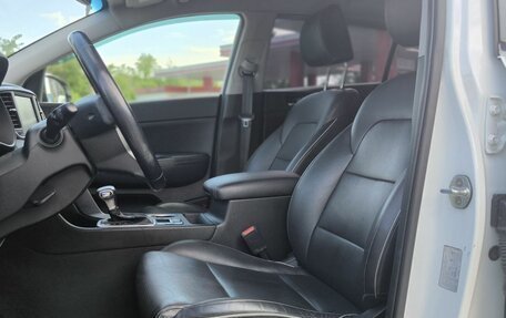 KIA Sportage IV рестайлинг, 2020 год, 2 075 000 рублей, 10 фотография