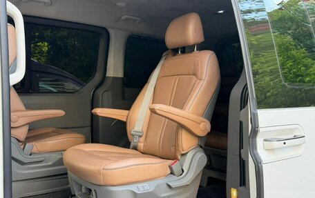Hyundai Staria, 2021 год, 5 300 000 рублей, 10 фотография
