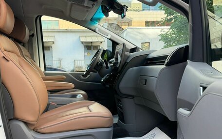 Hyundai Staria, 2021 год, 5 300 000 рублей, 18 фотография