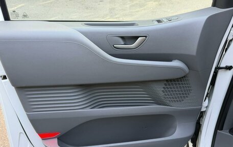 Hyundai Staria, 2021 год, 5 300 000 рублей, 25 фотография