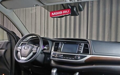Toyota Highlander III, 2014 год, 2 499 000 рублей, 5 фотография
