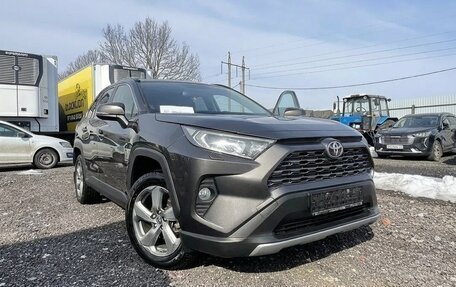 Toyota RAV4, 2021 год, 2 299 000 рублей, 2 фотография