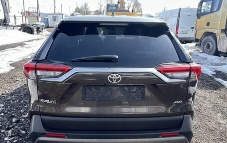 Toyota RAV4, 2021 год, 2 299 000 рублей, 6 фотография