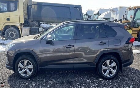 Toyota RAV4, 2021 год, 2 299 000 рублей, 10 фотография