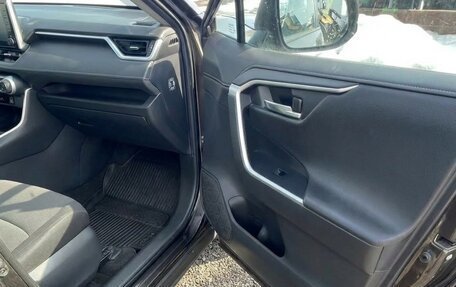 Toyota RAV4, 2021 год, 2 299 000 рублей, 8 фотография