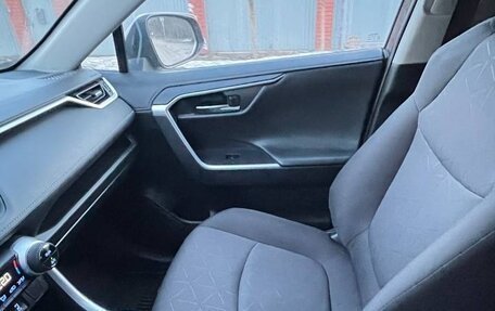 Toyota RAV4, 2021 год, 2 299 000 рублей, 17 фотография