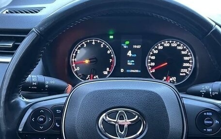 Toyota RAV4, 2021 год, 2 299 000 рублей, 19 фотография