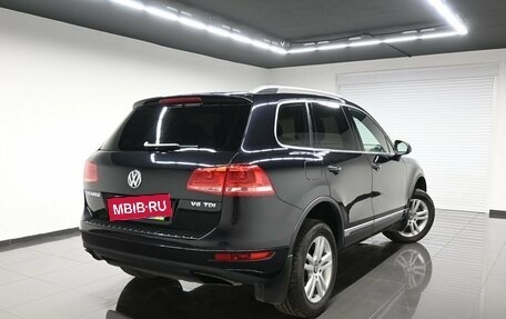 Volkswagen Touareg III, 2011 год, 1 995 000 рублей, 2 фотография
