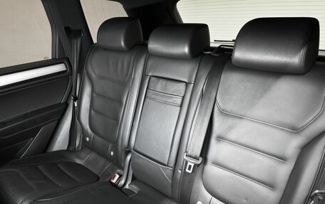 Volkswagen Touareg III, 2011 год, 1 995 000 рублей, 9 фотография