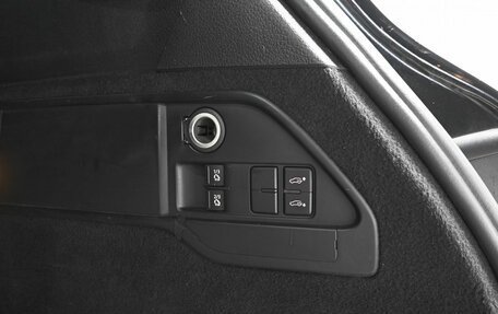 Volkswagen Touareg III, 2011 год, 1 995 000 рублей, 20 фотография
