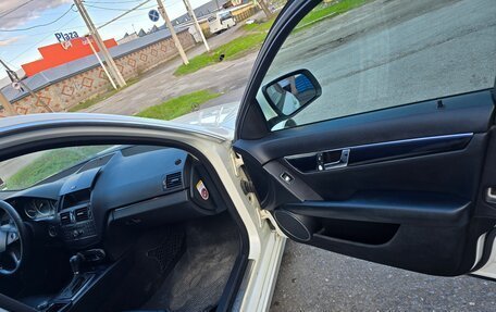 Mercedes-Benz C-Класс, 2008 год, 750 000 рублей, 4 фотография
