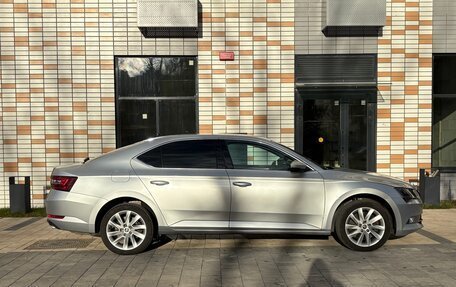 Skoda Superb III рестайлинг, 2017 год, 2 190 000 рублей, 3 фотография