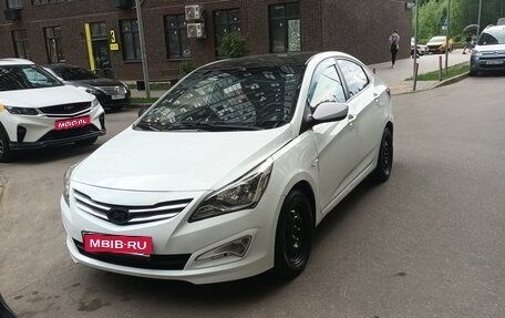 Hyundai Solaris II рестайлинг, 2014 год, 380 000 рублей, 1 фотография
