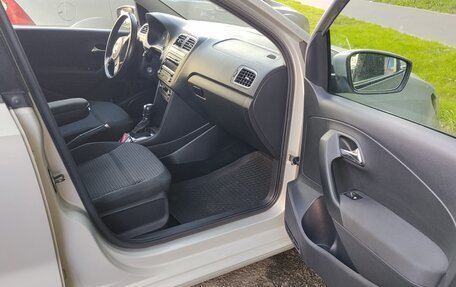 Volkswagen Polo VI (EU Market), 2012 год, 1 100 000 рублей, 11 фотография