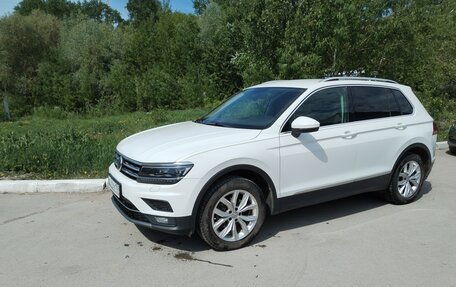 Volkswagen Tiguan II, 2017 год, 1 950 000 рублей, 2 фотография