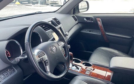 Toyota Highlander III, 2012 год, 2 100 000 рублей, 3 фотография