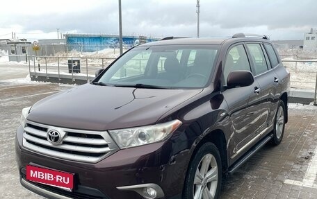 Toyota Highlander III, 2012 год, 2 100 000 рублей, 4 фотография