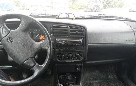 Volkswagen Passat B4, 1995 год, 200 000 рублей, 3 фотография