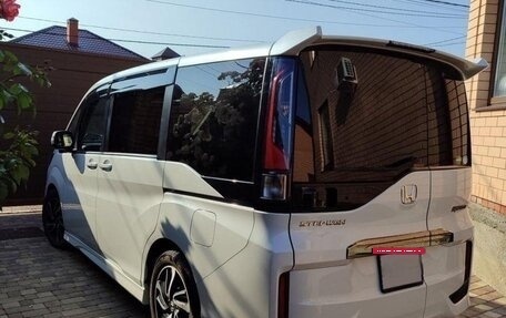 Honda Stepwgn IV, 2021 год, 1 980 000 рублей, 3 фотография