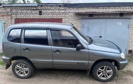 Chevrolet Niva I рестайлинг, 2004 год, 225 000 рублей, 4 фотография