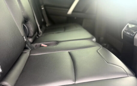 Toyota Land Cruiser Prado 150 рестайлинг 2, 2020 год, 5 600 000 рублей, 8 фотография