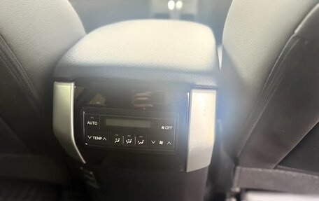 Toyota Land Cruiser Prado 150 рестайлинг 2, 2020 год, 5 600 000 рублей, 17 фотография