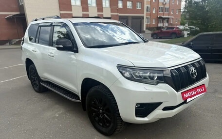Toyota Land Cruiser Prado 150 рестайлинг 2, 2020 год, 5 600 000 рублей, 5 фотография