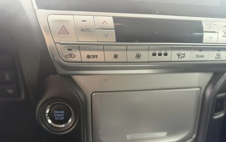 Toyota Land Cruiser Prado 150 рестайлинг 2, 2020 год, 5 600 000 рублей, 27 фотография