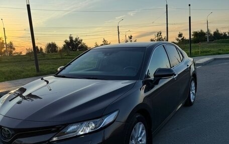 Toyota Camry, 2020 год, 3 000 000 рублей, 3 фотография