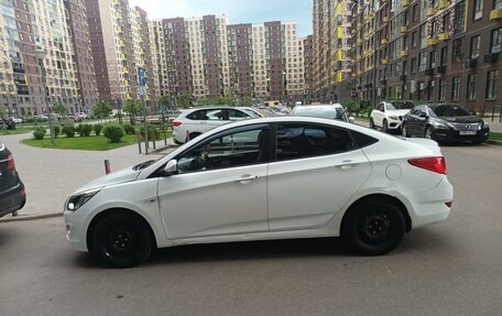 Hyundai Solaris II рестайлинг, 2014 год, 380 000 рублей, 3 фотография