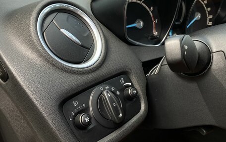 Ford Fiesta, 2015 год, 1 049 000 рублей, 18 фотография