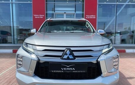 Mitsubishi Pajero Sport III рестайлинг, 2021 год, 4 490 000 рублей, 2 фотография