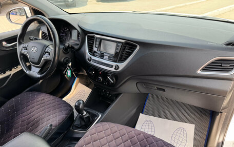 Hyundai Solaris II рестайлинг, 2018 год, 1 200 000 рублей, 14 фотография