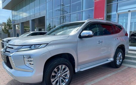 Mitsubishi Pajero Sport III рестайлинг, 2021 год, 4 490 000 рублей, 7 фотография