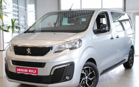 Peugeot Traveller I, 2019 год, 2 500 000 рублей, 1 фотография