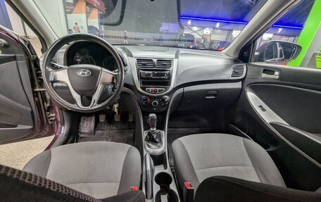 Hyundai Solaris II рестайлинг, 2011 год, 620 000 рублей, 7 фотография