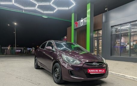Hyundai Solaris II рестайлинг, 2011 год, 620 000 рублей, 2 фотография