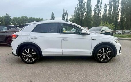 Volkswagen T-Roc I, 2022 год, 1 700 000 рублей, 3 фотография