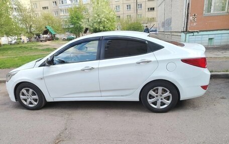 Hyundai Solaris II рестайлинг, 2014 год, 680 000 рублей, 3 фотография