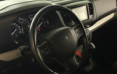 Peugeot Traveller I, 2019 год, 2 500 000 рублей, 6 фотография