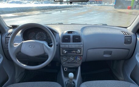 Hyundai Accent II, 2004 год, 330 000 рублей, 11 фотография