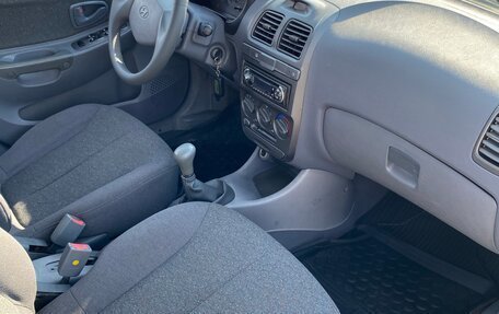 Hyundai Accent II, 2004 год, 330 000 рублей, 13 фотография