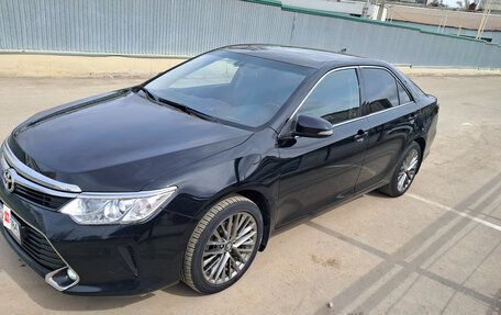 Toyota Camry, 2018 год, 2 150 000 рублей, 2 фотография